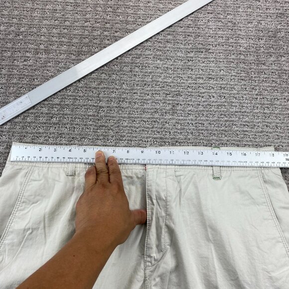 IZOD Cargo Shorts Men 36 Beige Casual Short Pants Outdoor Preppy Golf Camping - Picture 8 of 13